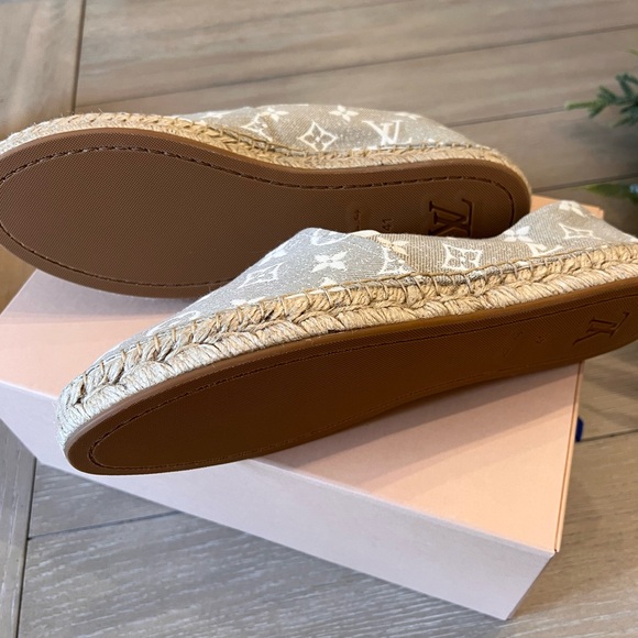 Louis Vuitton BRAND new!!!!! Starboard Espadrilles NEVER WORN!!! - Picture 7 of 10